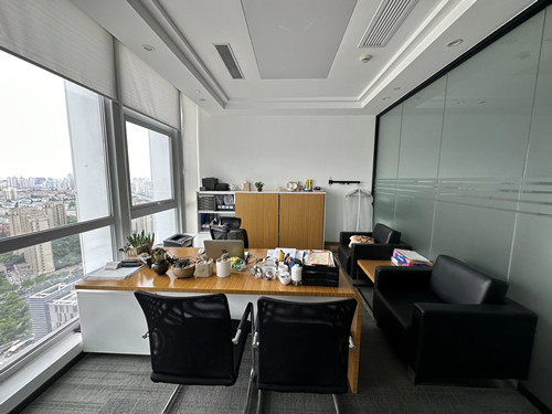 上海办公室出租，341.76平方米，周边商业配套齐全