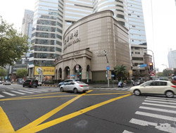 上海写字楼出售，可以俯瞰人民广场绿地
