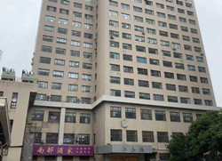 上海长安大厦公寓出售，大型商业综合体，满足你的一切购物需