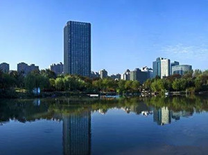 上海古北国际财富中心写字楼外观图