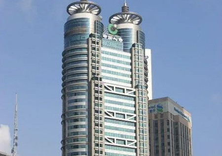中国保险大厦办公楼外观实拍图