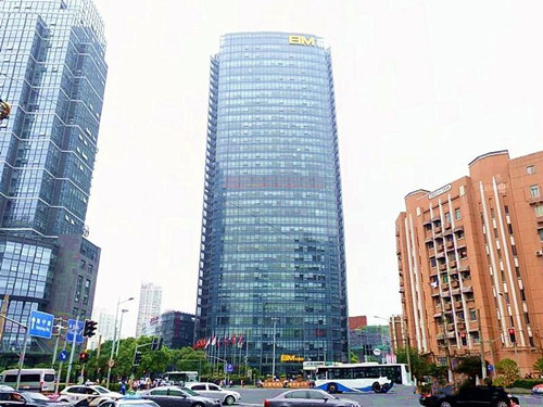 虹口写字间出租，242平米，4个隔断 23个工位