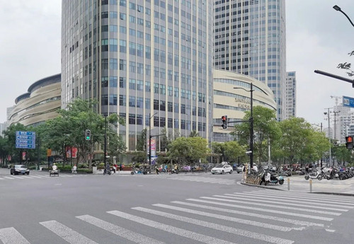 上海商务楼出租，楼高36层，可满足企业多样化空间