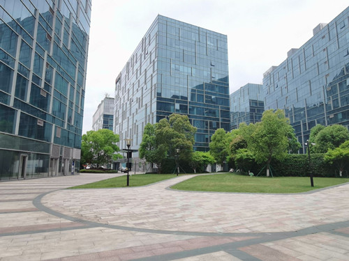 七宝宝龙城写字楼园区外景实拍图