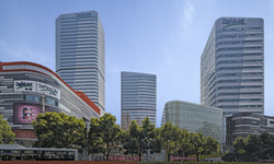 办公楼出租，中山公园站地铁口，商业配套完善