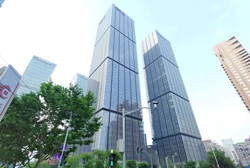 浦东银城路88号办公楼外观实景图