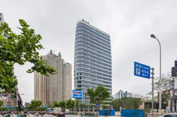 上海世茂大厦多套面积办公室出租
