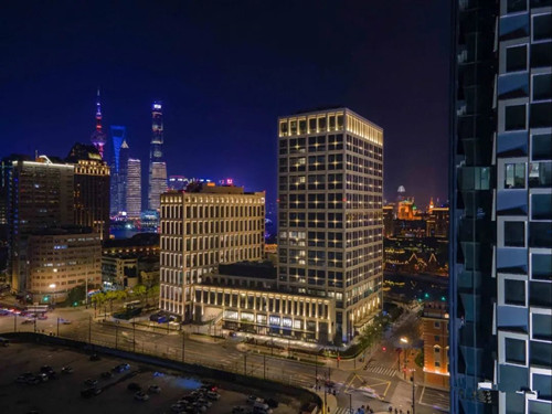 天潼路229号写字间夜景实拍图