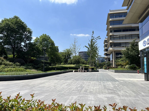 闵行办公楼招商，三栋甲级写字楼及高端商场所构成