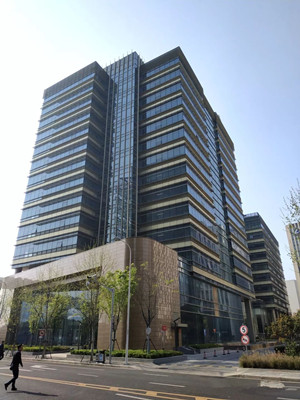 办公楼出租房屋，绿地面积约1386.5平方米