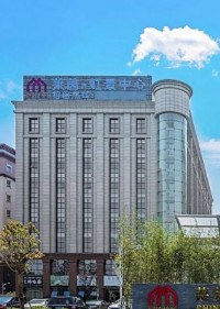 闵行写字楼出租，项目地处吴中路虹莘路口