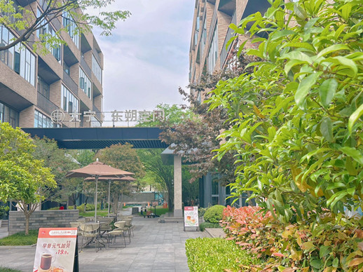 上海写字楼出租大宁中心广场500平精装带全套办公家具出租