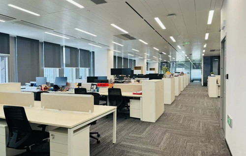 浦东新区前滩时代广场整层2300平精装修带家具出租