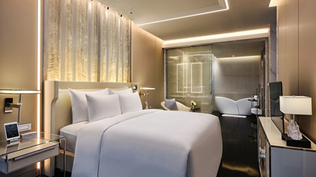 grand-suite-bedroom.jpg