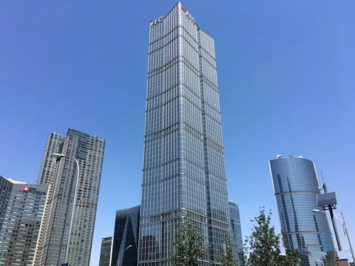 财富金融中心写字楼外观图