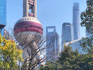 东方明珠塔外观图