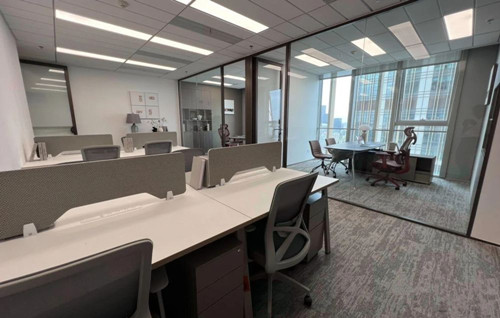 上海普环区环球港221平精装修带办公家具