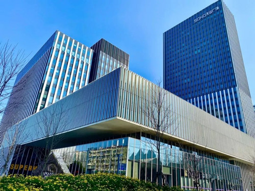 上海办公室出租，正对遵义路，展示面极好！