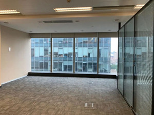 上海绿地中心精装修办公室实景图