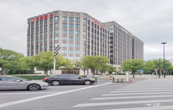 陆家嘴富汇大厦办公楼外观图片