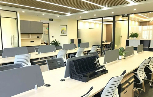 长宁新虹桥大厦200平南向精装带家具急售