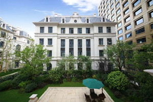 陆家嘴金融街区独栋办公楼宇外观图片