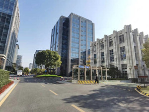 上海龙裕财富中心写字楼外观图片