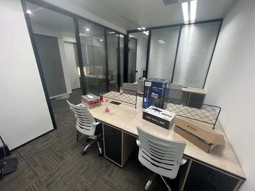 上海办公室租赁，精装修配家具，20个工位