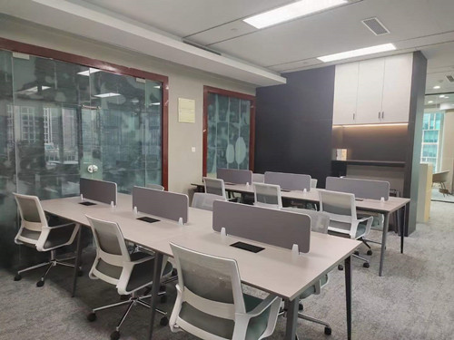 小陆家嘴310平米办公室出租，朝向正南，房型方正