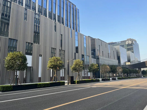 上海办公楼出售，一线沿江620平，单价4.2万