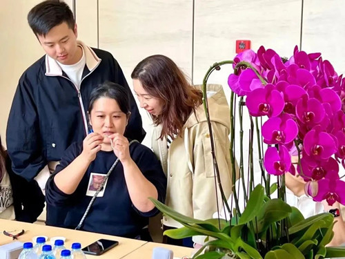永银大厦“巧手慧心展技艺”重阳节主题活动