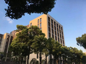 远洋财富中心外观图片