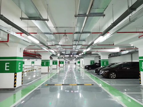 静安MOHO Mall地下停车库实景图
